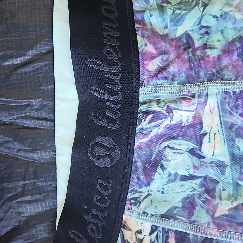 Lululemon Short 2 - Picture 2 of 8